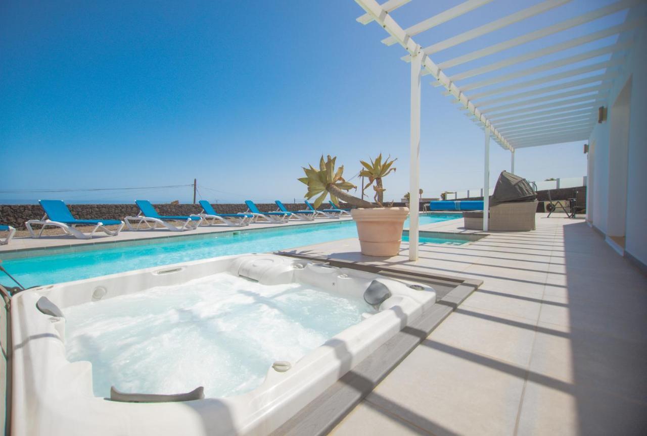 Casa Conil With A Private 25 Meter Heated Pool Vila Exterior foto